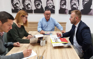 Equipo de trabajo de Segur Torralba en las oficinas de Avenida Reyes Católicos 83 en Cuenca. Empresario, es momento de revisar tus seguros.