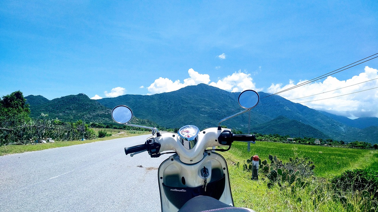 En junio entra en vigor la nueva normativa de ciberseguridad para motos y scooters, un paso importante para proteger estos vehículos de posibles amenazas digitales. En Segur Torralba, te ofrecemos una amplia gama de coberturas para asegurar tu moto esta temporada, adaptadas a tus necesidades y tipo de vehículo.
