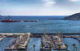 Embarcaciones de recreo en puerto deportivo tras el cambio legislativo y requisitos de seguro náutico obligatorio.